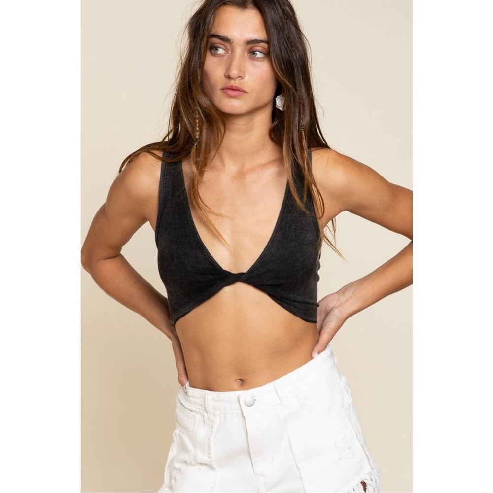 🖤HP🎉 Layla Twisted Ribbed Knotty Crop Tank NWT